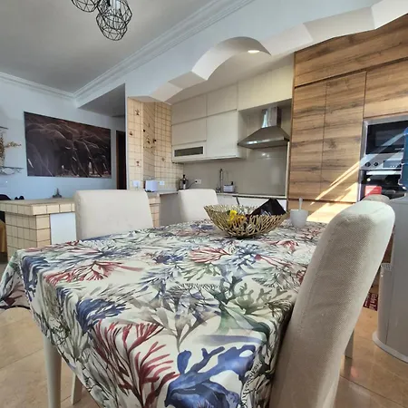 Severo Ochoa Apartments 1C Апартаменты
